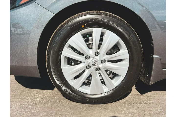 $20997 : Nissan Sentra 2025 S 4dr Sed image 10