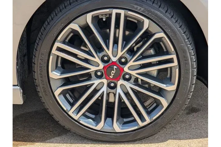 $17295 : Kia Forte 2022 GT 4dr Sedan image 10