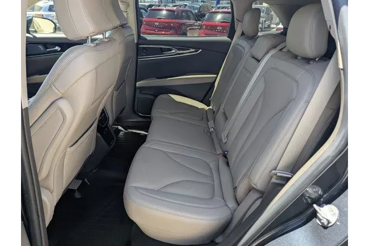 $29995 : Lincoln Nautilus 2021 AWD Re image 8