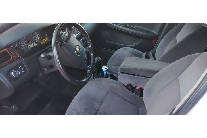 $2500 : CHEVY IMPALA 2011 image 7