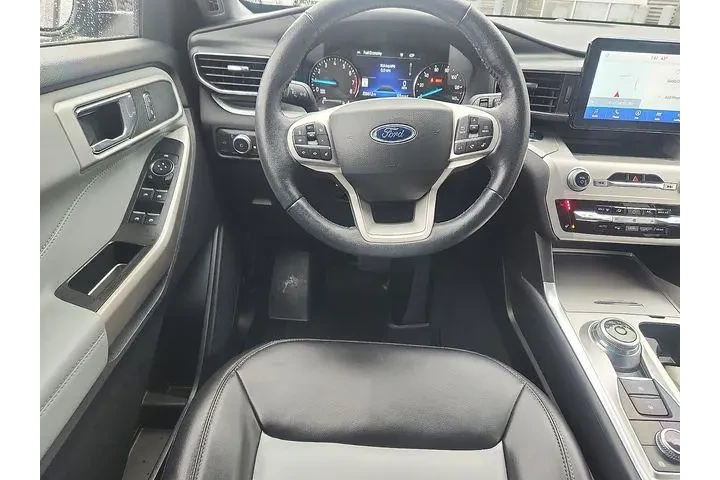 $30990 : Ford Explorer 2022 AWD XLT 4 image 9