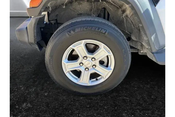 Jeep Wrangler 2020 4x4 Sport image 8