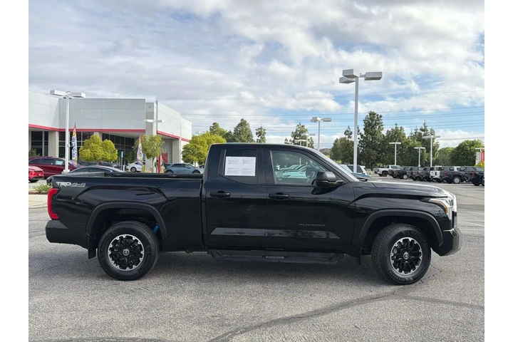 $39086 : Toyota Tundra 2023 4x4 SR5 4 image 3