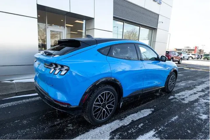 $38499 : Ford Mustang Mach-E 2024 AWD image 3