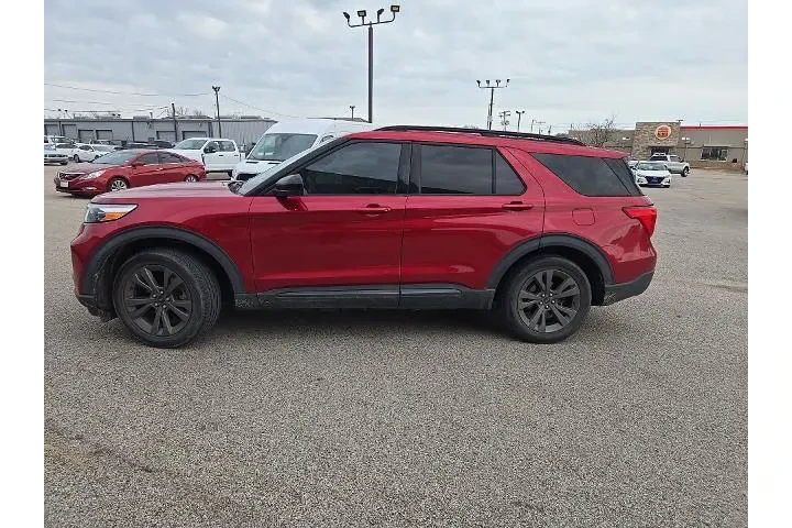 $29983 : Ford Explorer 2023 XLT 4dr S image 2