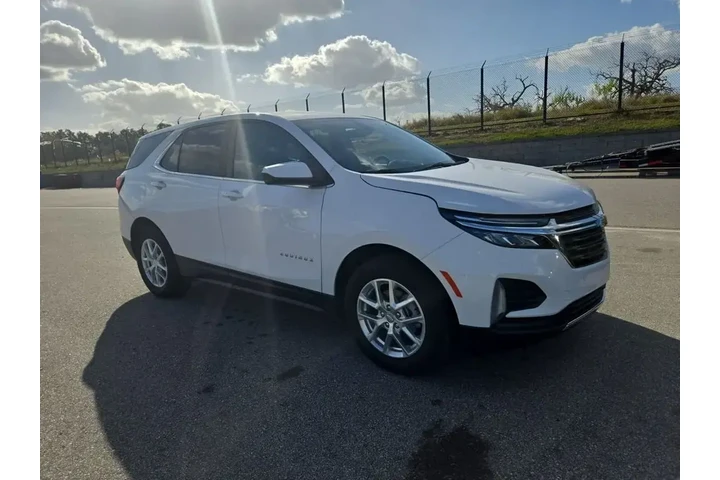 $17990 : Chevrolet Equinox 2022 LT 4d image 3