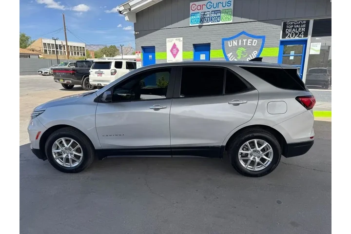 2022 Equinox LS 2WD image 8