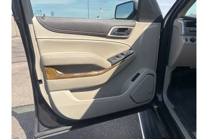 $31982 : GMC Yukon XL 2017 4x4 Denali image 9