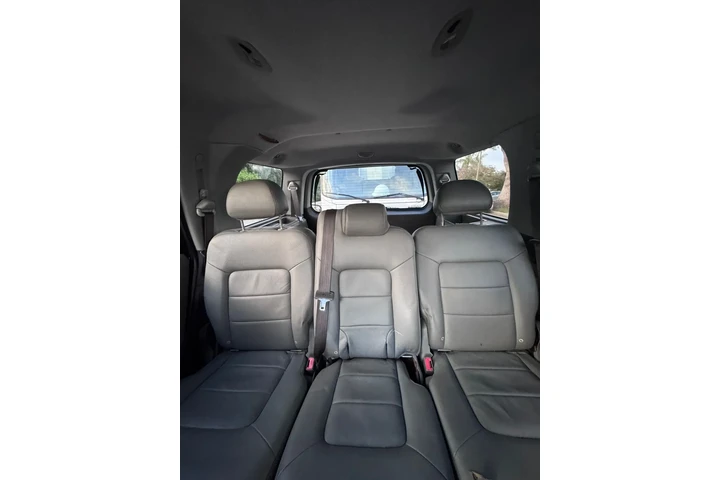 $2950 : Ford expedition 2004 (1 sueño) image 5