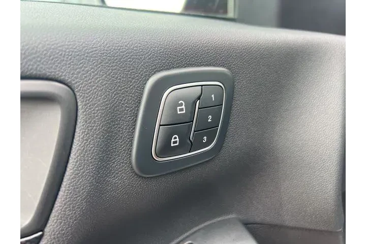 $24814 : Ford Escape 2023 AWD ST-Line image 8