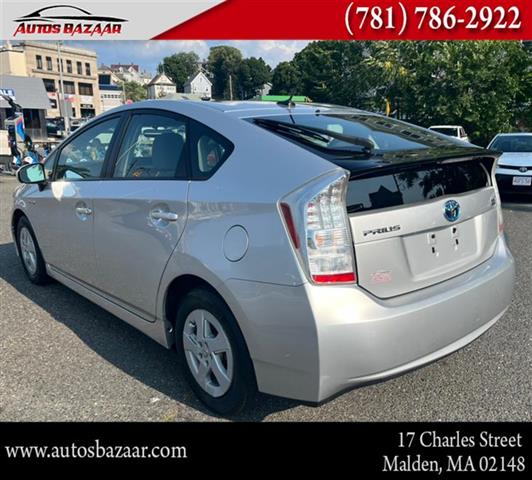 $7900 : Used 2011 Prius 5dr HB III (N image 3