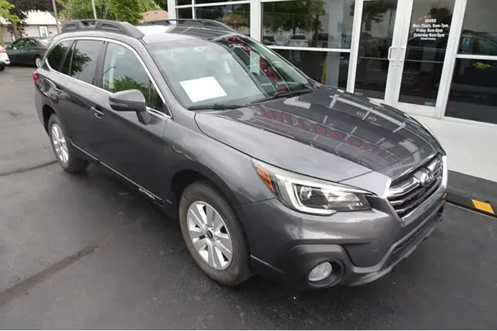 $18999 : 2019 Outback image 9