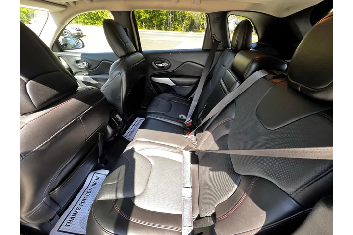 $19900 : Jeep Cherokee 2018 4x4 Trail image 6