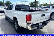 $29900 : 2017 Tacoma SR5 Double Cab Lo thumbnail