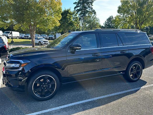 $72000 : PRE-OWNED 2024 FORD EXPEDITIO image 1