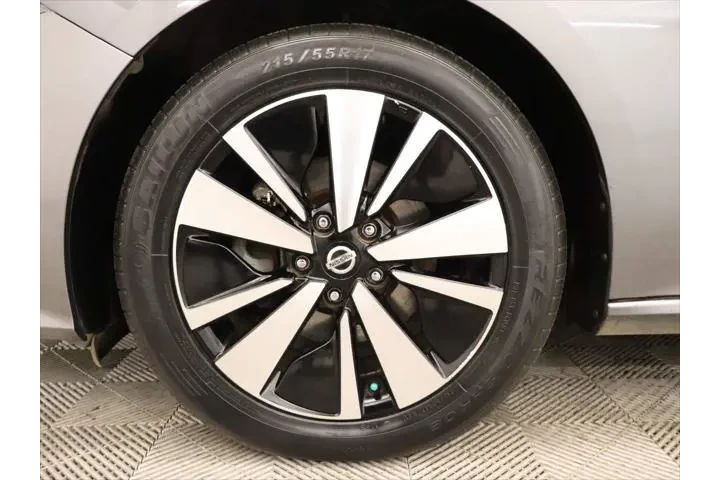 $17511 : Nissan Altima 2022 2.5 SV 4d image 6