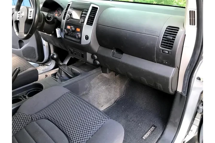 $13375 : 2013 Frontier image 9