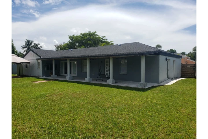 $3900 : Casa de 5 cuartos image 2