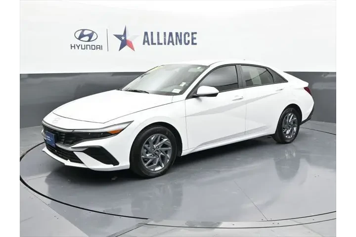 $22998 : Hyundai ELANTRA 2024 SEL 4dr image 2