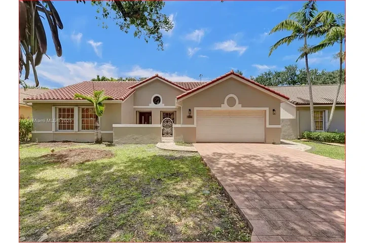 $820 : Casa de 3 dormitorios y 2 baño image 1