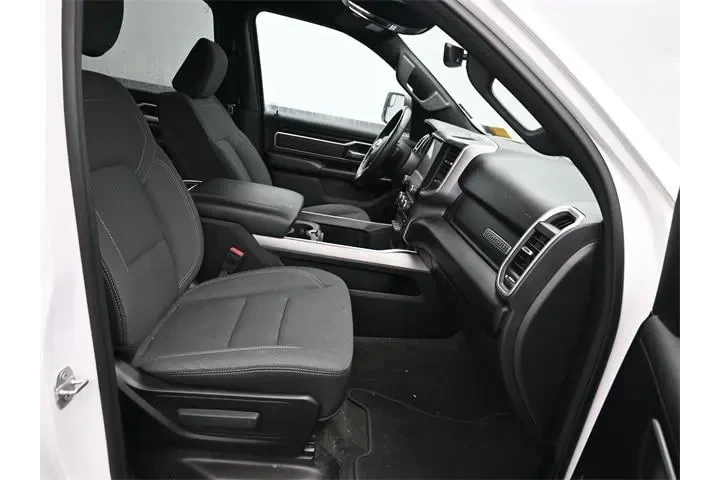 $37988 : Ram 1500 2023 4x4 Big Horn 4 image 7