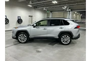 $24880 : Toyota RAV4 2020 AWD XLE Pre thumbnail