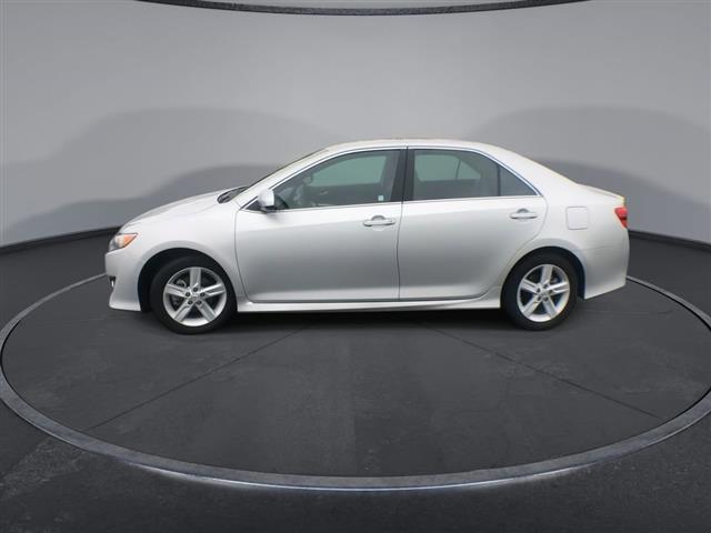 $17500 : PRE-OWNED 2013 TOYOTA CAMRY SE image 5