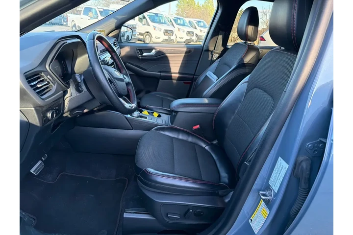 $22500 : Ford Escape 2023 AWD ST-Line image 10