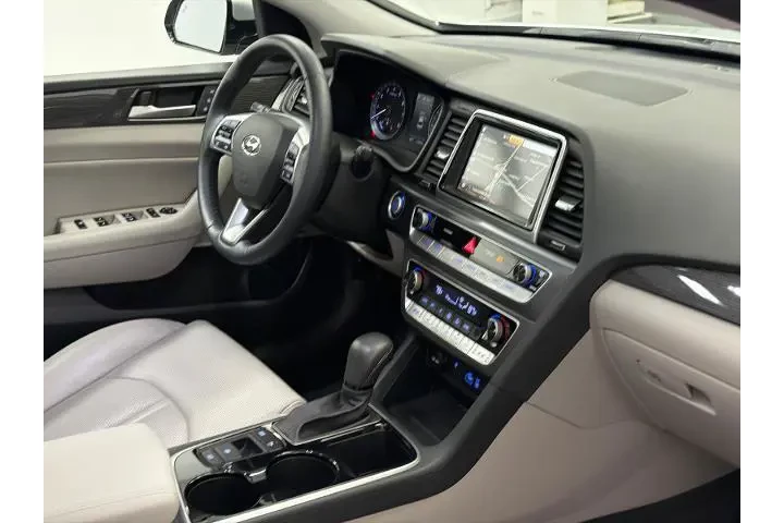 $18000 : Hyundai SONATA 2018 Sport 4d image 8