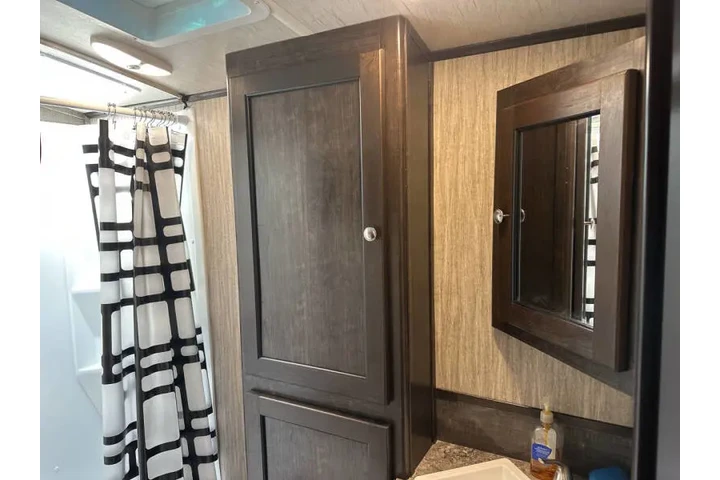 2018 Heartland RVs Sundance S image 7