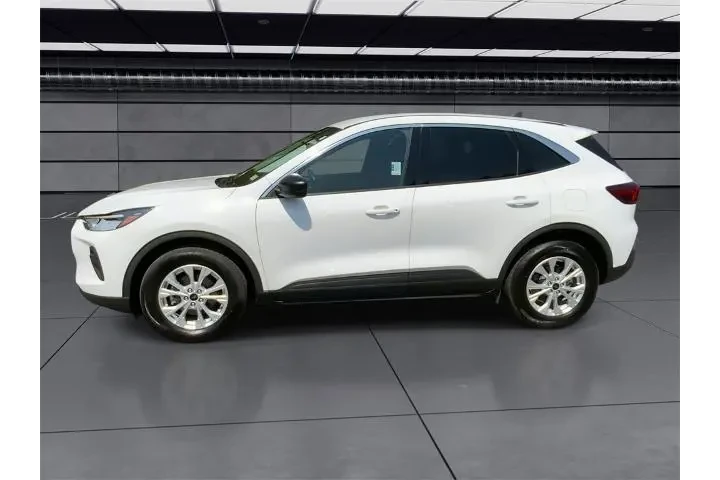 $28975 : Ford Escape 2023 AWD Active image 5
