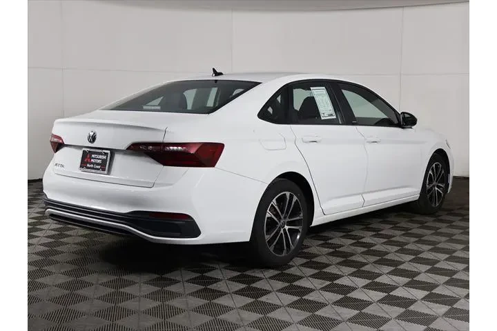 $18223 : Volkswagen Jetta 2023 Sport image 7