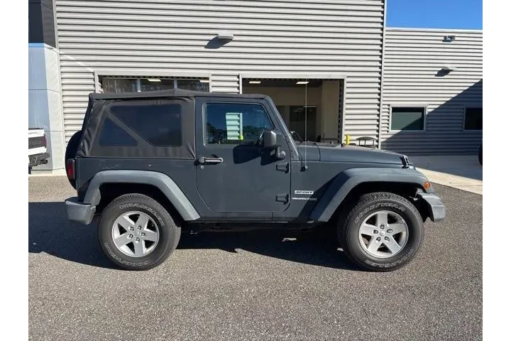 $18961 : Jeep Wrangler JK 2018 4x4 Sp image 2