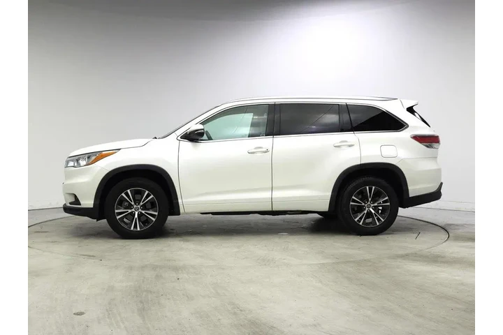 $24998 : Toyota Highlander 2016 XLE 4 image 3