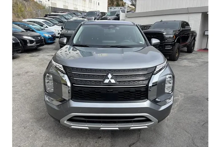 $27388 : Mitsubishi Outlander 2024 AW image 2