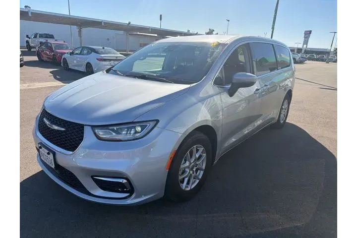 $23900 : Chrysler Pacifica 2023 Touri image 2
