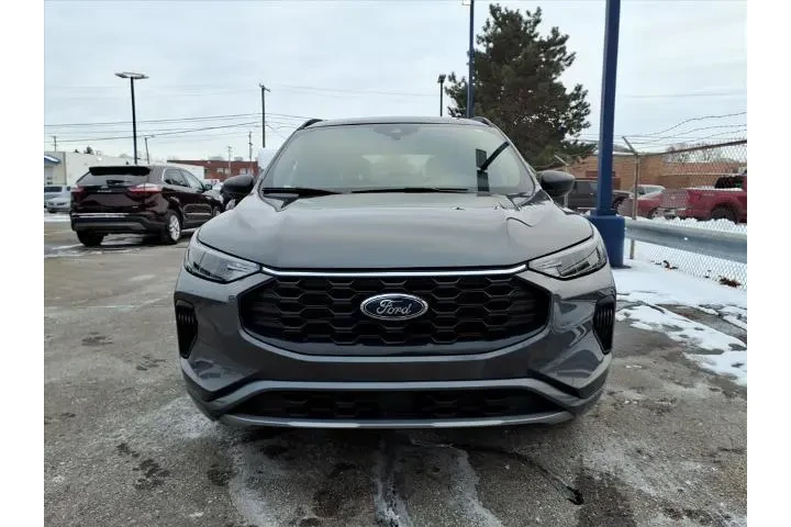 $23980 : Ford Escape 2023 AWD ST-Line image 2