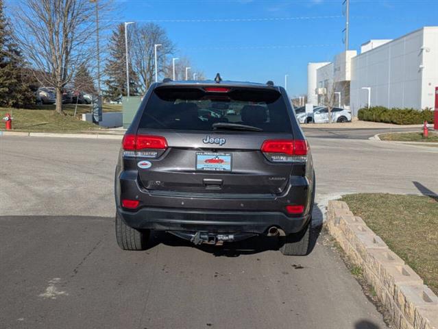 $10990 : 2017 Grand Cherokee Laredo image 5