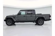 $26998 : Jeep Gladiator 2020 4x4 Over thumbnail