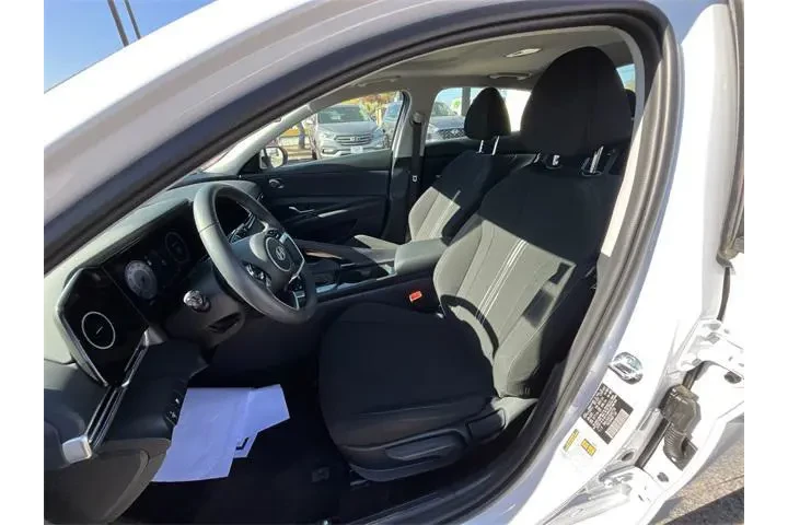 $27520 : Hyundai ELANTRA 2025 SEL Con image 10