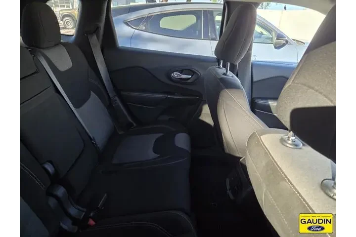 $8777 : Jeep Cherokee 2016 4x4 Sport image 5