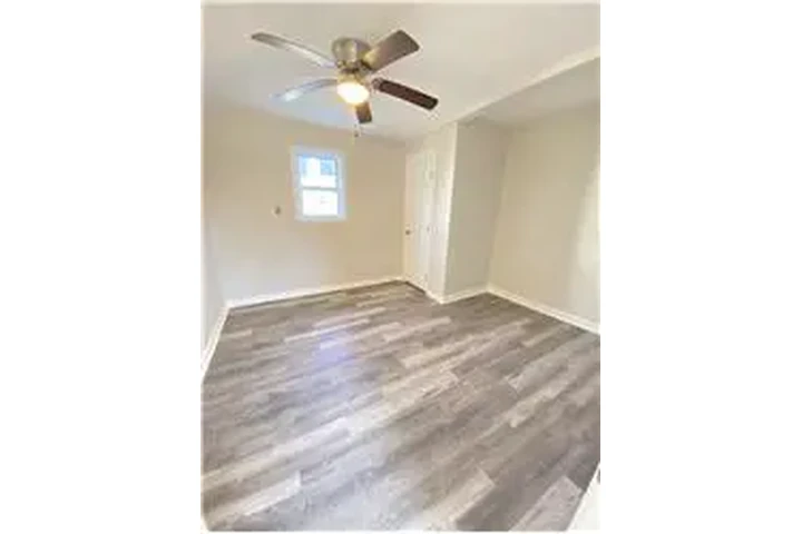 $1600 : Rental property with 2 bedro image 9