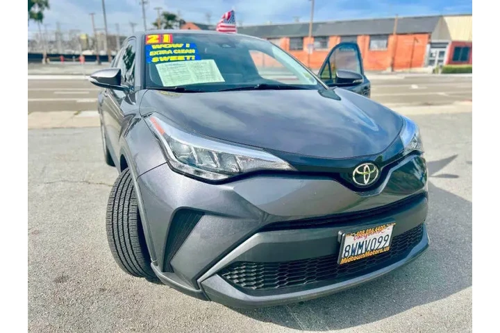 $20995 : 2021 C-HR XLE image 1