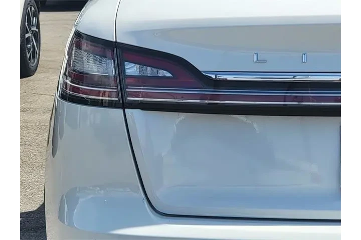 $25991 : Lincoln Nautilus 2021 Reserv image 6