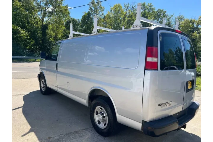 $9995 : 2014 Express 2500 image 8