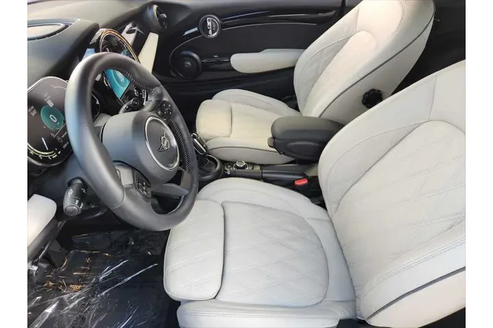 $32991 : MINI Convertible 2024 Cooper image 9