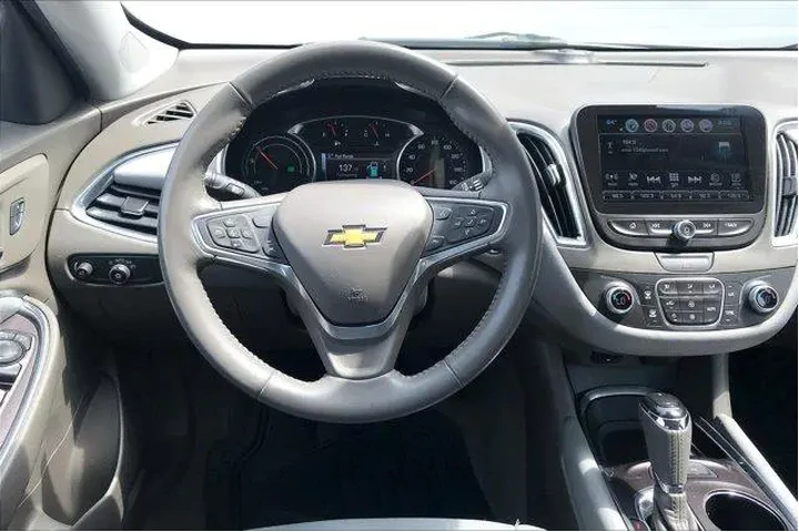 $9995 : Chevrolet Malibu 2018 Hybrid image 5