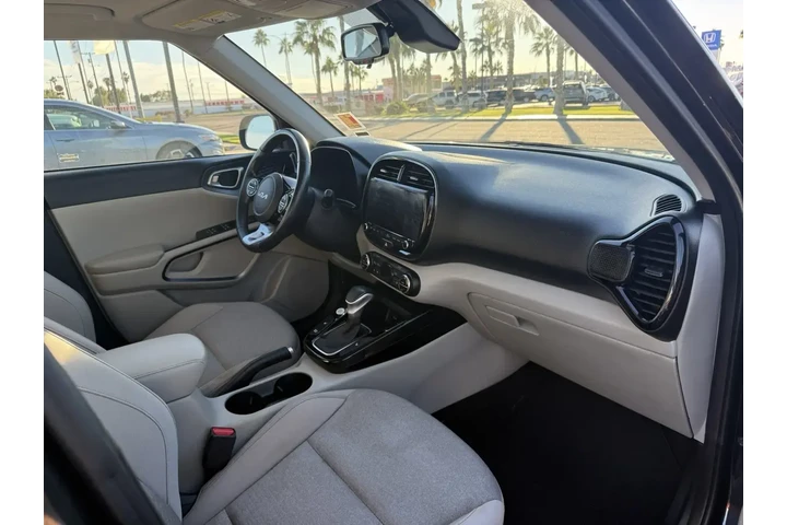 $16938 : Kia Soul 2023 EX 4dr Crossov image 9