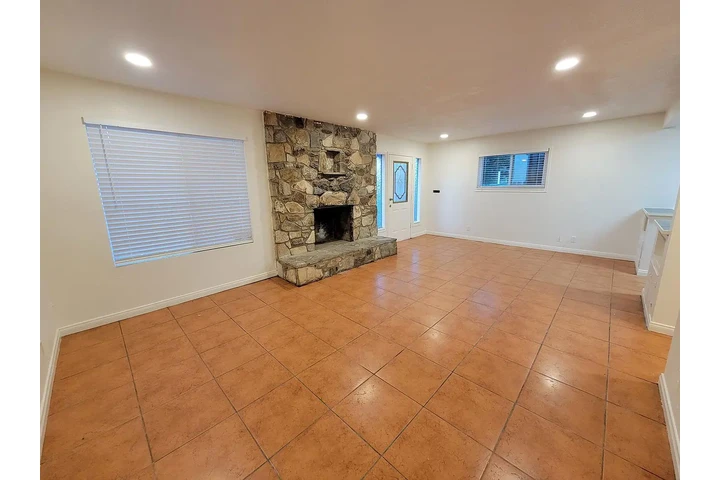 $1000 : Esta casa de 2 dormitorios y 1 image 6
