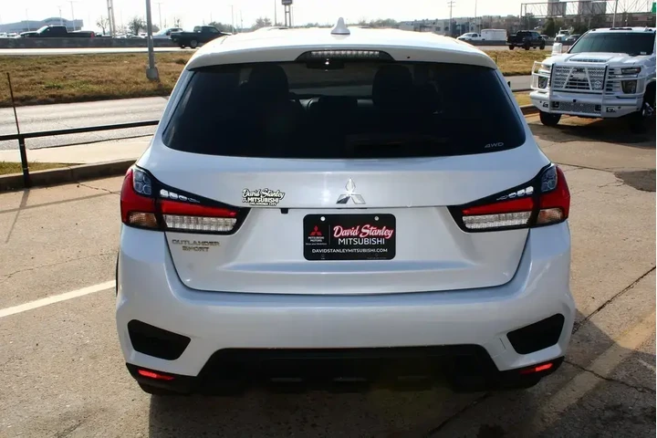 $20000 : Mitsubishi Outlander Sport 2 image 8